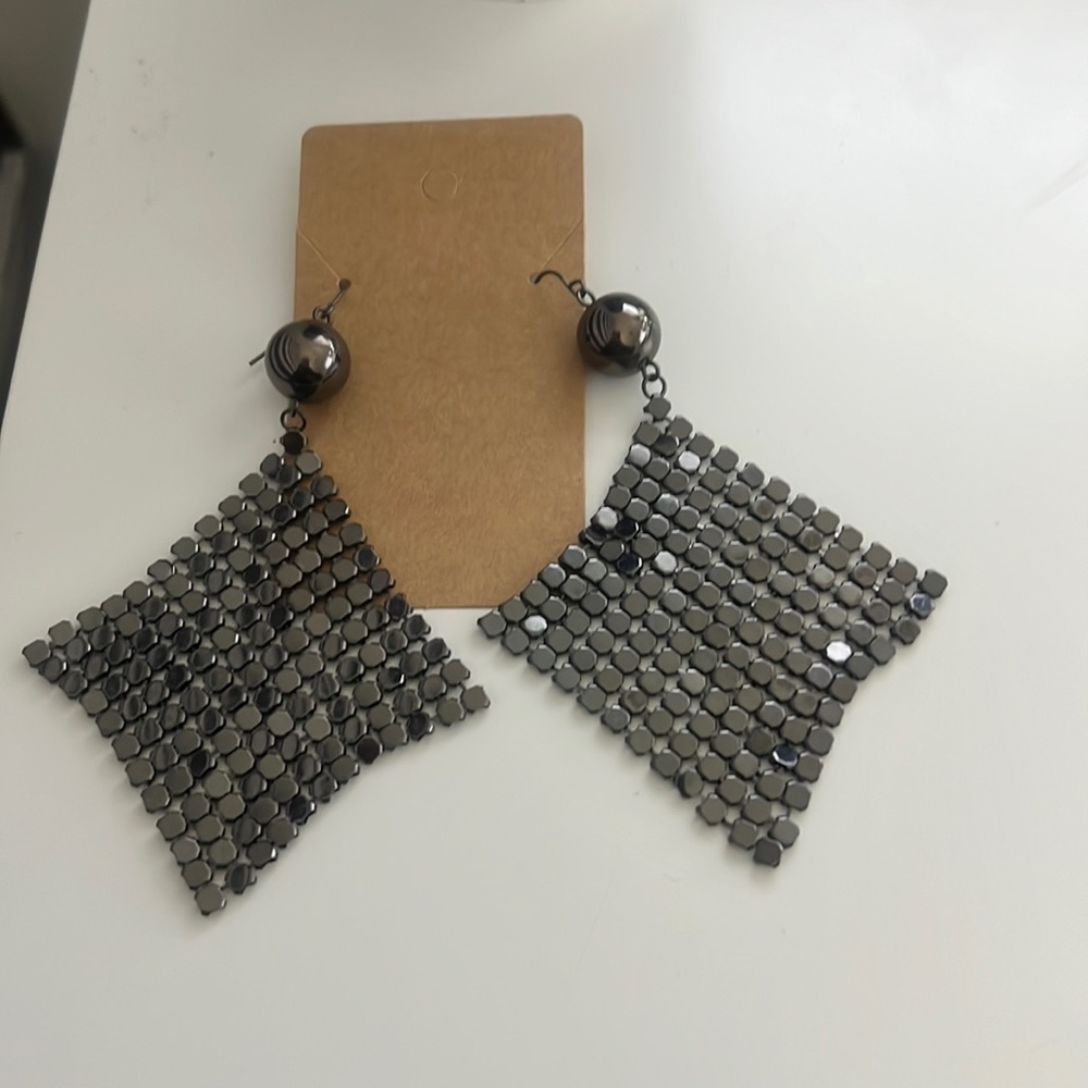 Black drop earrings!!! Super Cute!